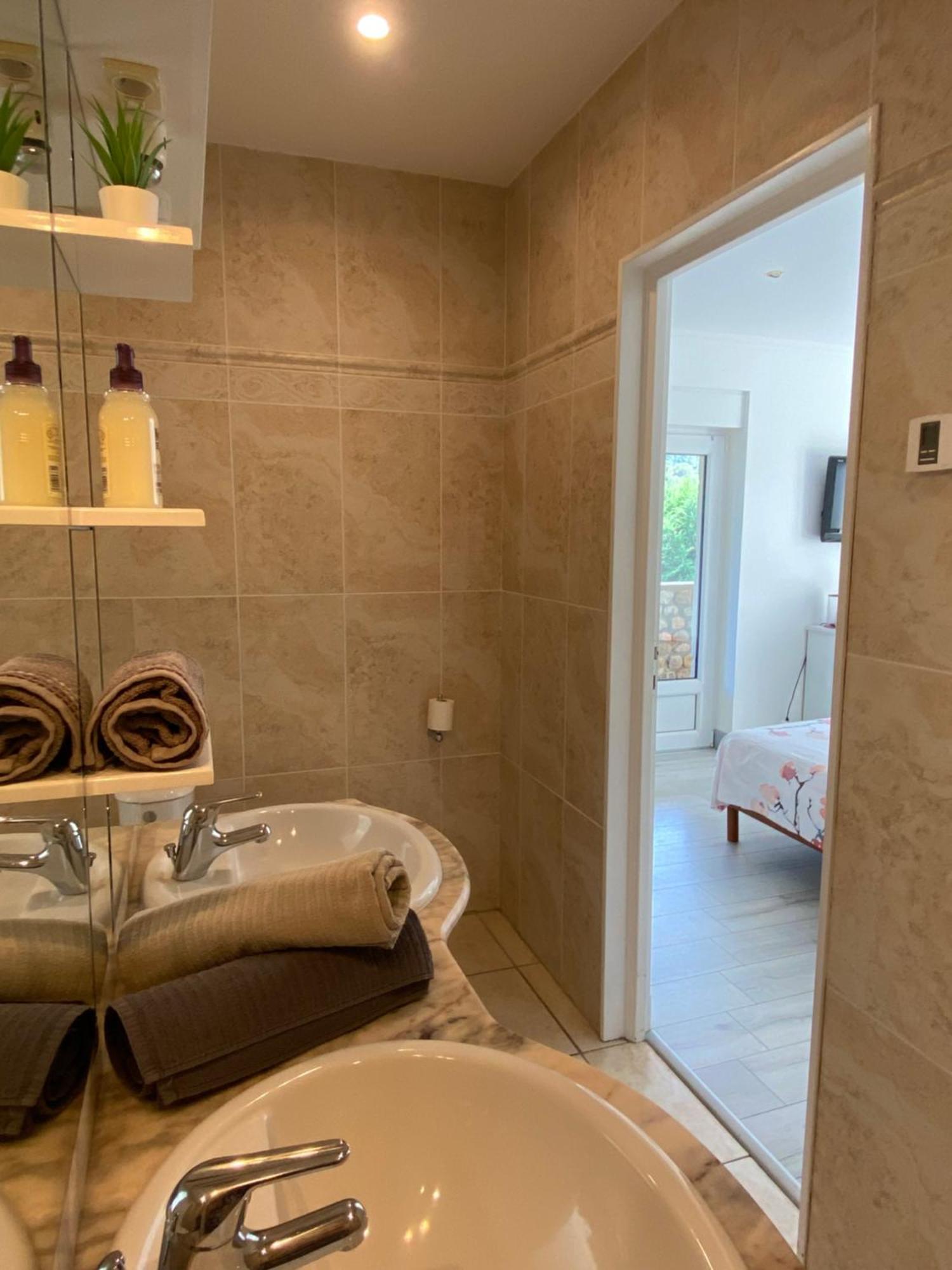 Domaine Les Buis Bed & Breakfast Saint-Fortunat-sur-Eyrieux Exterior photo